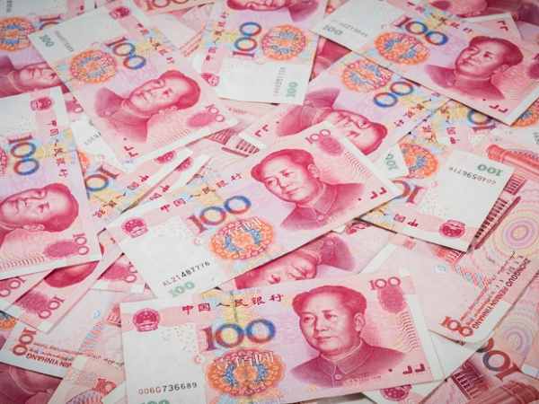 Chiêm bao thấy nhặt được tiền Trung Quốc giữa đường